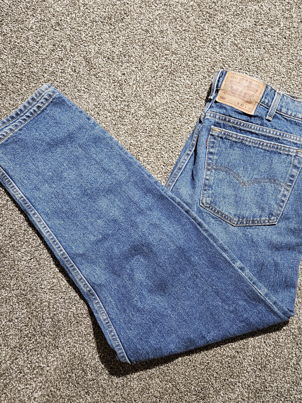 Vintage Levi’s 550 Relaxed Fit Tapered Denim Jeans Mens Size 42(40)x32 USA